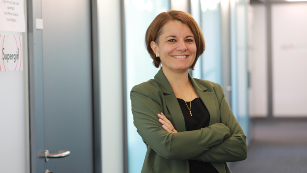 Porträt der Coworkerin und Community Mitglied Daniela im zentroom Coworking Space im Bahnhof Bern